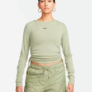 Women's Nike Long Sleeve Top size Large